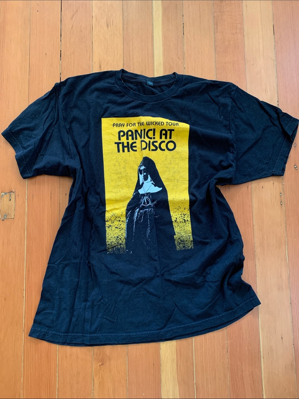 Panic! At The Disco Black Short-Sleeve Graphic Tee - Pray for the wicked 2018